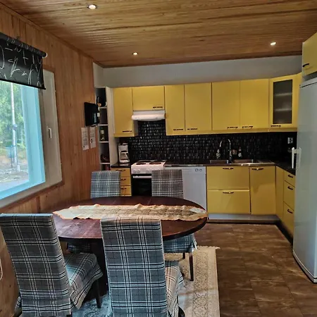 Juhlamenot Oy 펜션 Soderkulla (Helsinki)