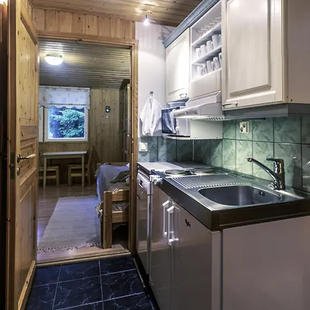 Juhlamenot Oy 펜션