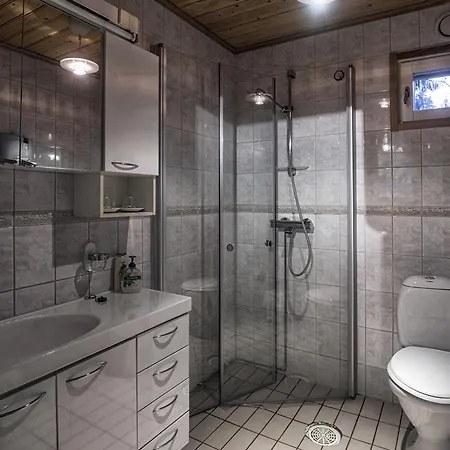 Juhlamenot Oy 펜션