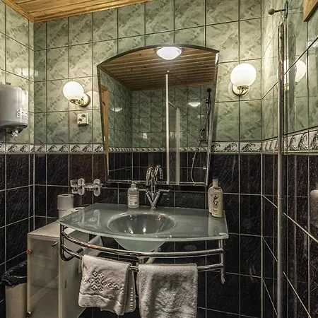 펜션 Juhlamenot Oy *